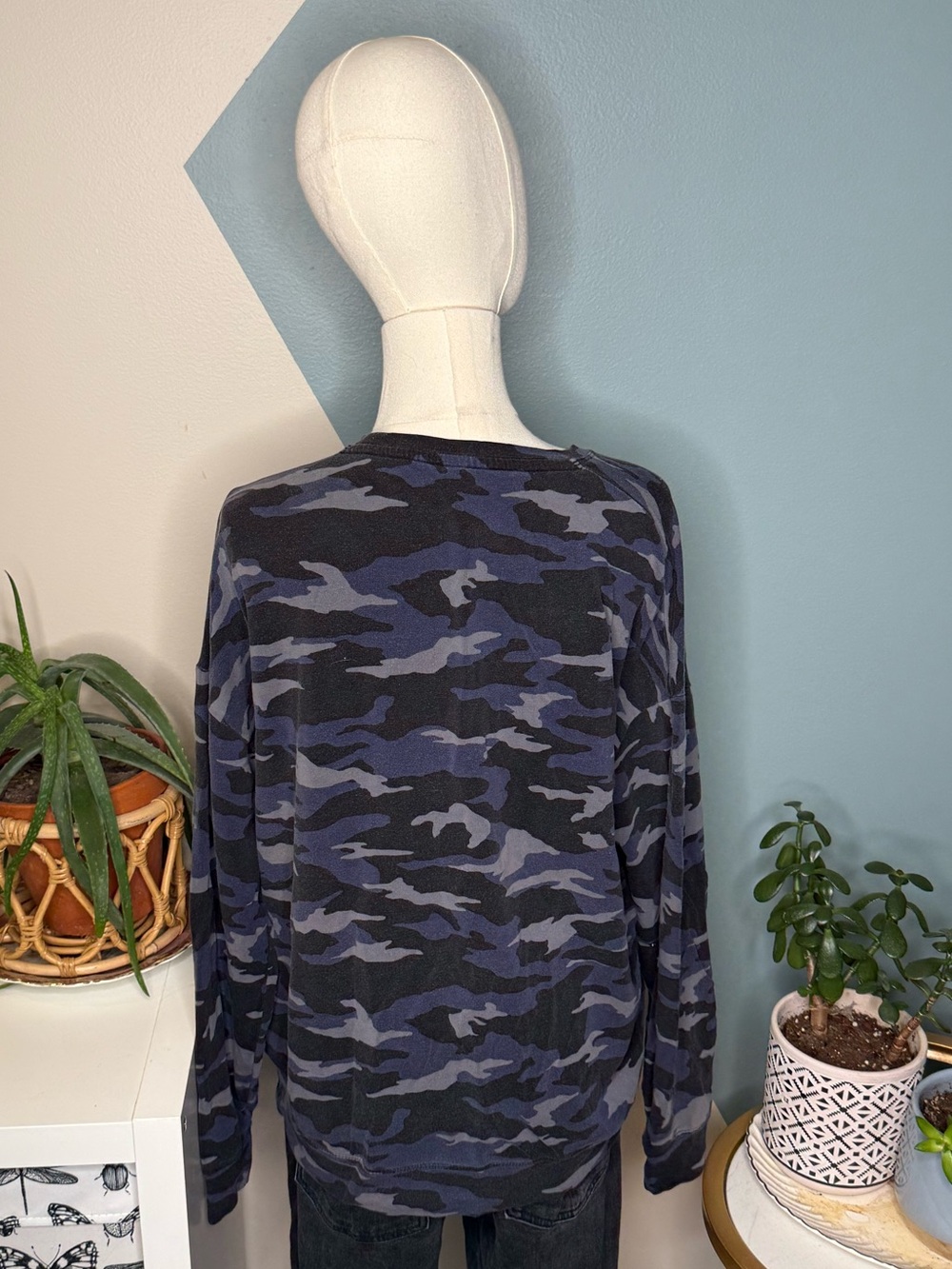 Athleta Blue Camo Soft Fleece Crewneck Sweatshirt M - Picture 5 of 10